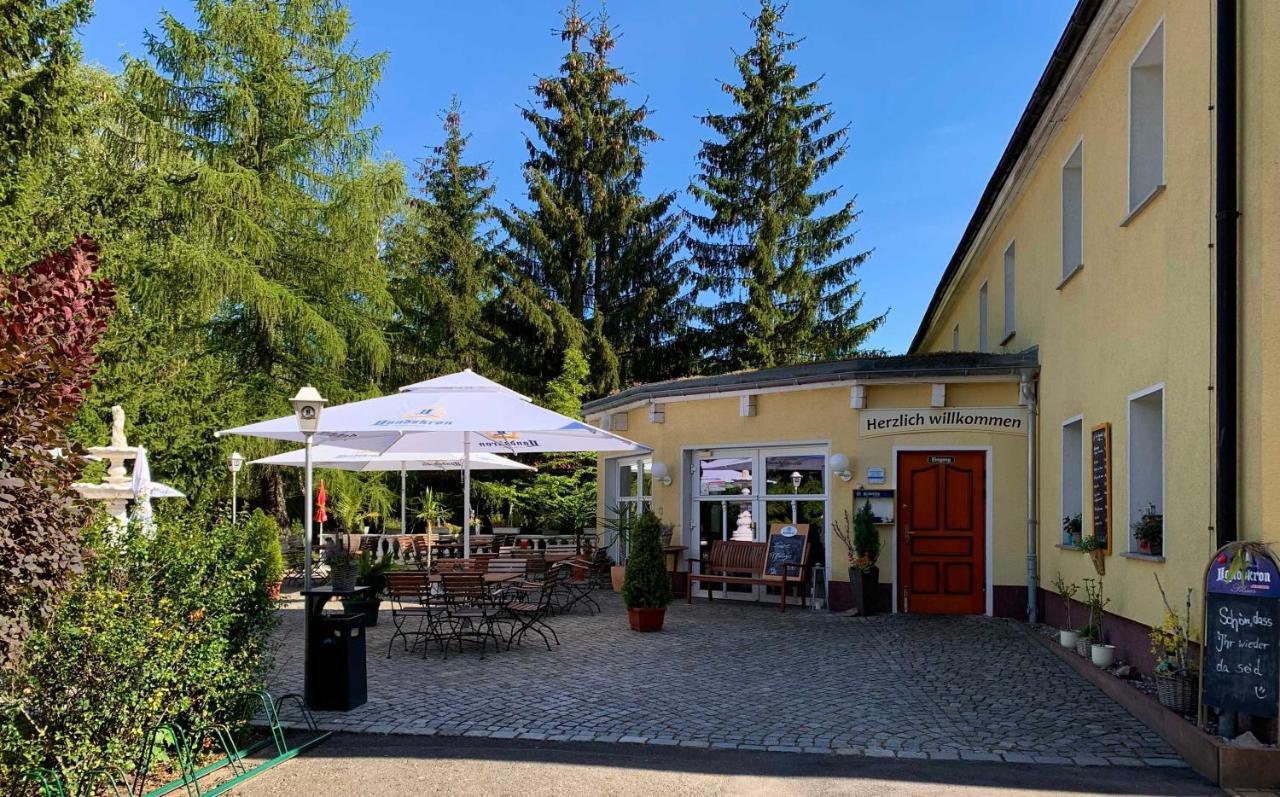 Pension Am Waldguertel Форст Екстериор снимка