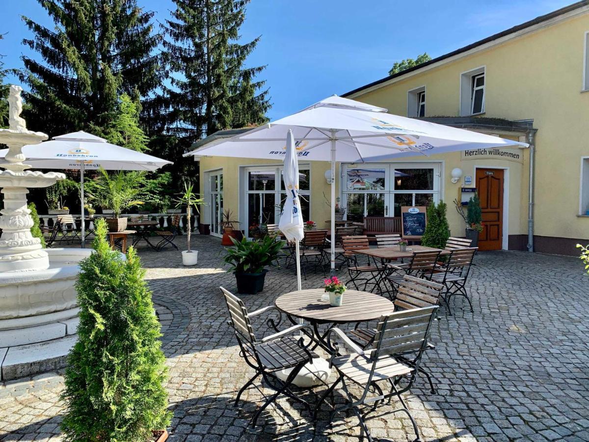 Pension Am Waldguertel Форст Екстериор снимка